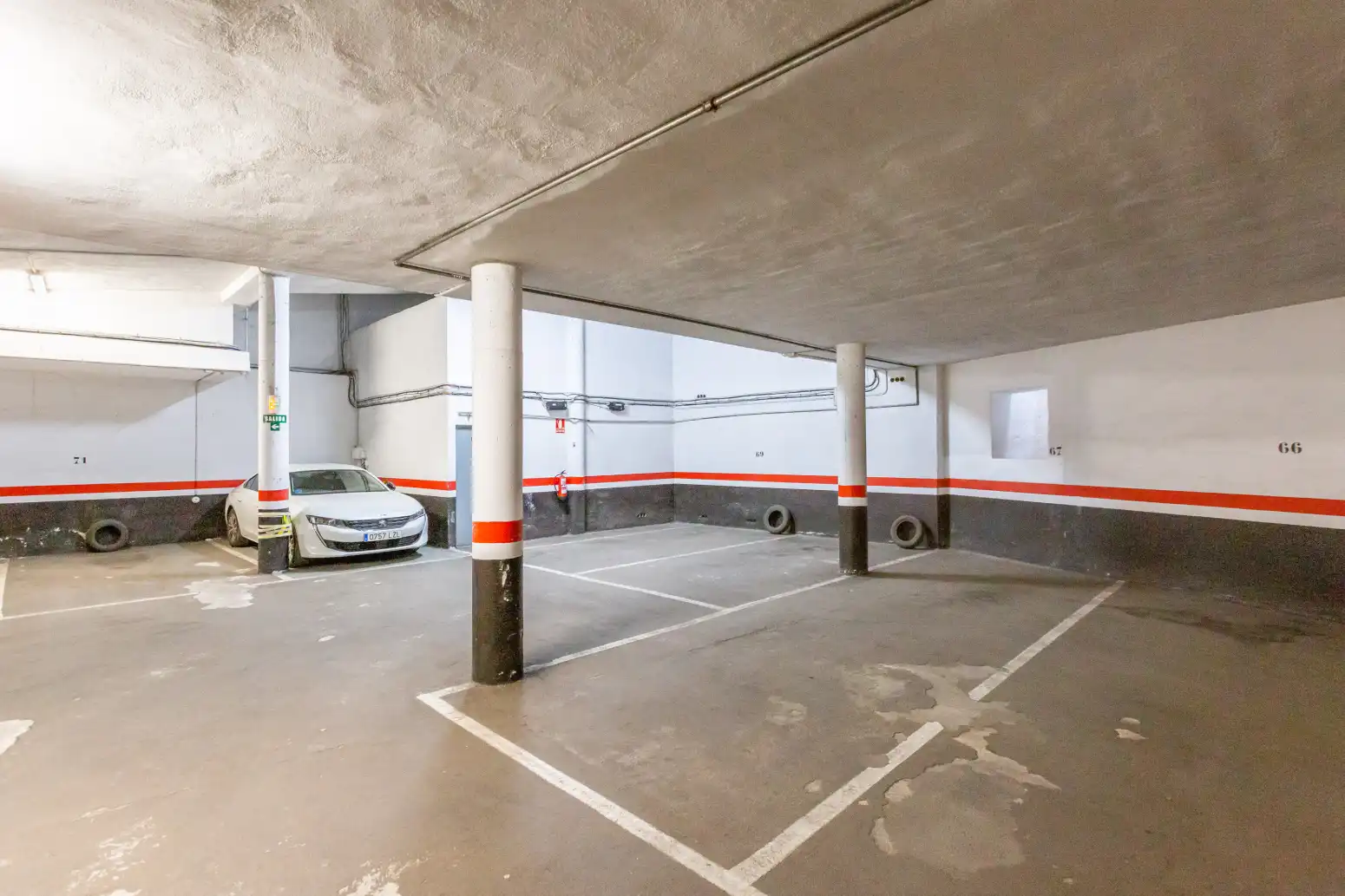 Parking de Piso en venta en  Pamplona / Iruña con Calefacción, Parquet y Trastero