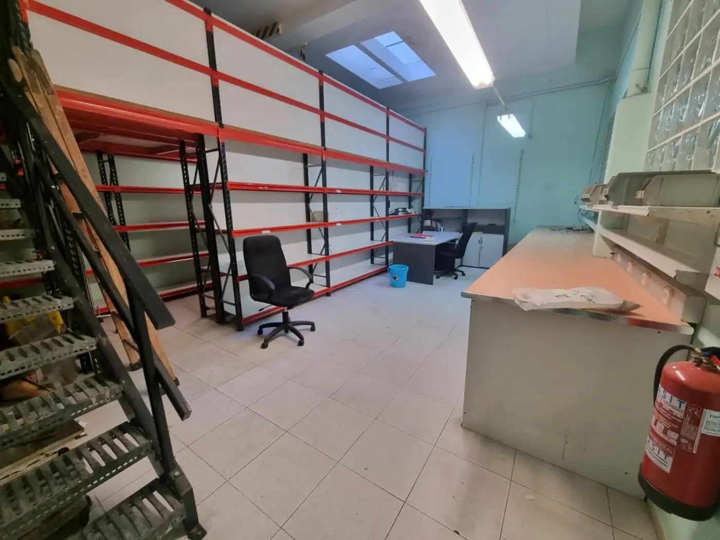 Gewerbefläche zum Verkauf in Calle de Luis del Valle 64, imagen 9