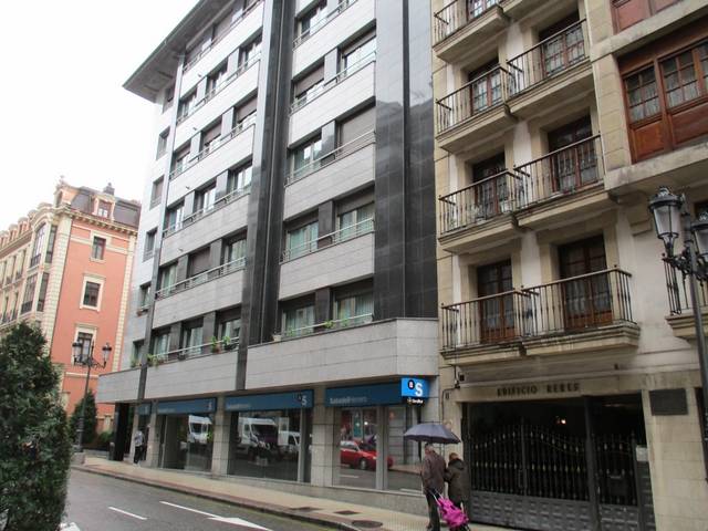 Local comercial en Alquiler en C/ Jovellanos en Salesas - Foncalada - Campoamor