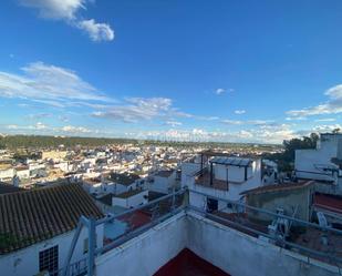Vista exterior de Casa adosada en venda en Gelves amb Aire condicionat i Terrassa