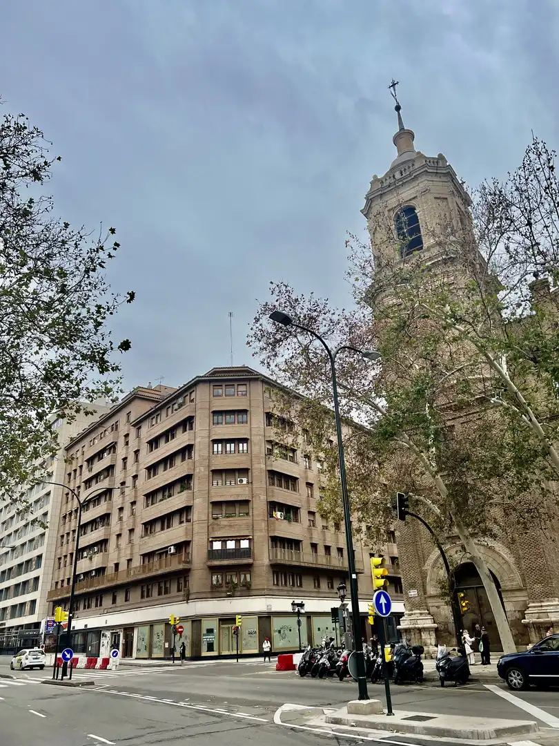 Vista exterior de Local de alquiler en Zaragoza