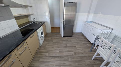 Foto 4 de Piso en venta en Kalero - Basozelai, Basauri