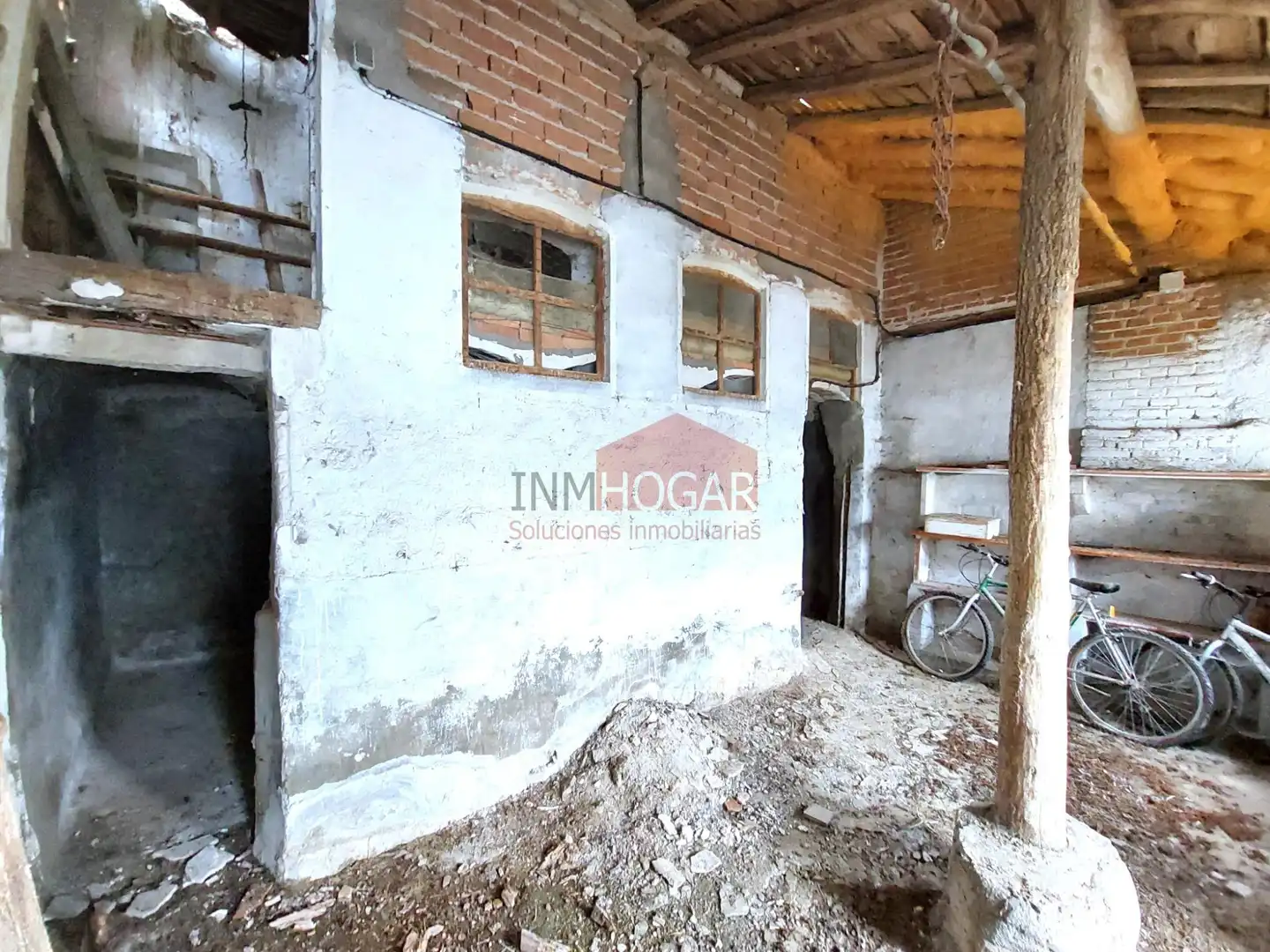 Industrial buildings for sale in Adanero