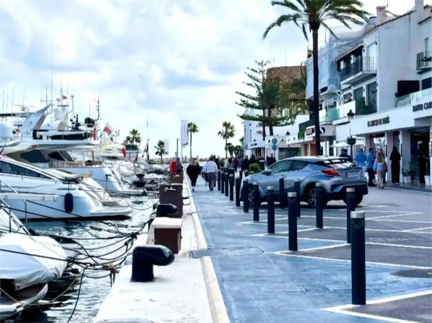 Vista exterior de Apartament de lloguer en Marbella amb Aire condicionat, Piscina i Balcó