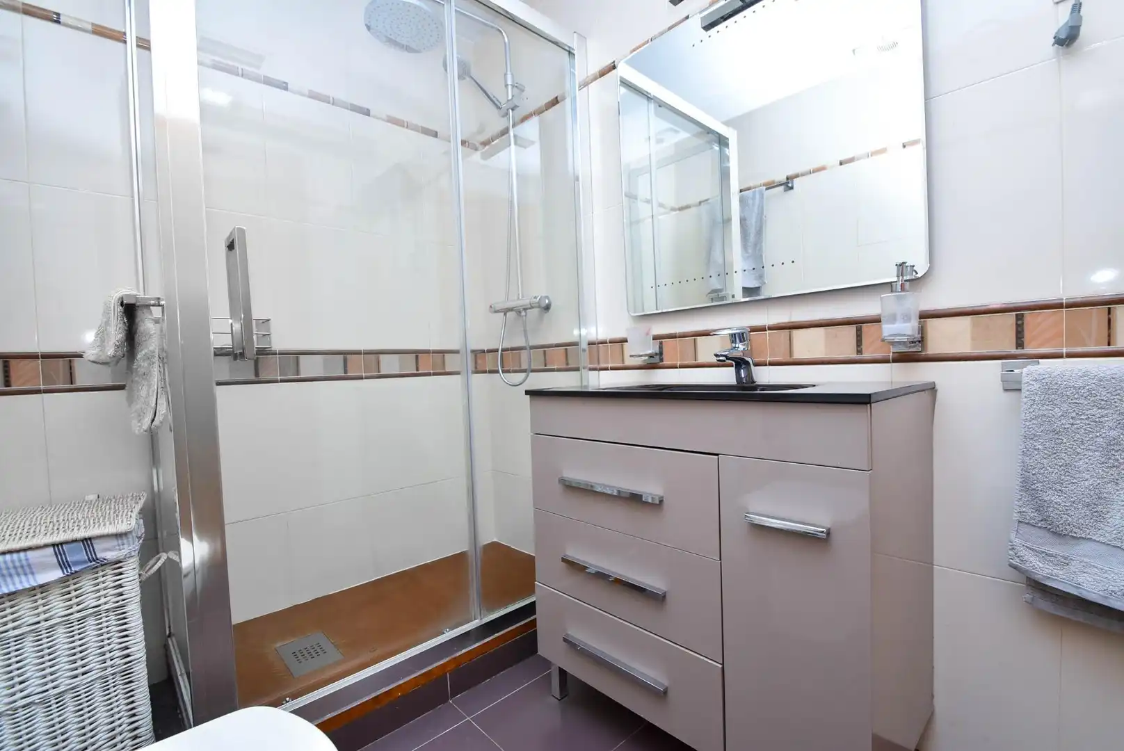 Bathroom of Houses for sale in Illescas  with Air Conditioner, Private garden and Parquet flooring