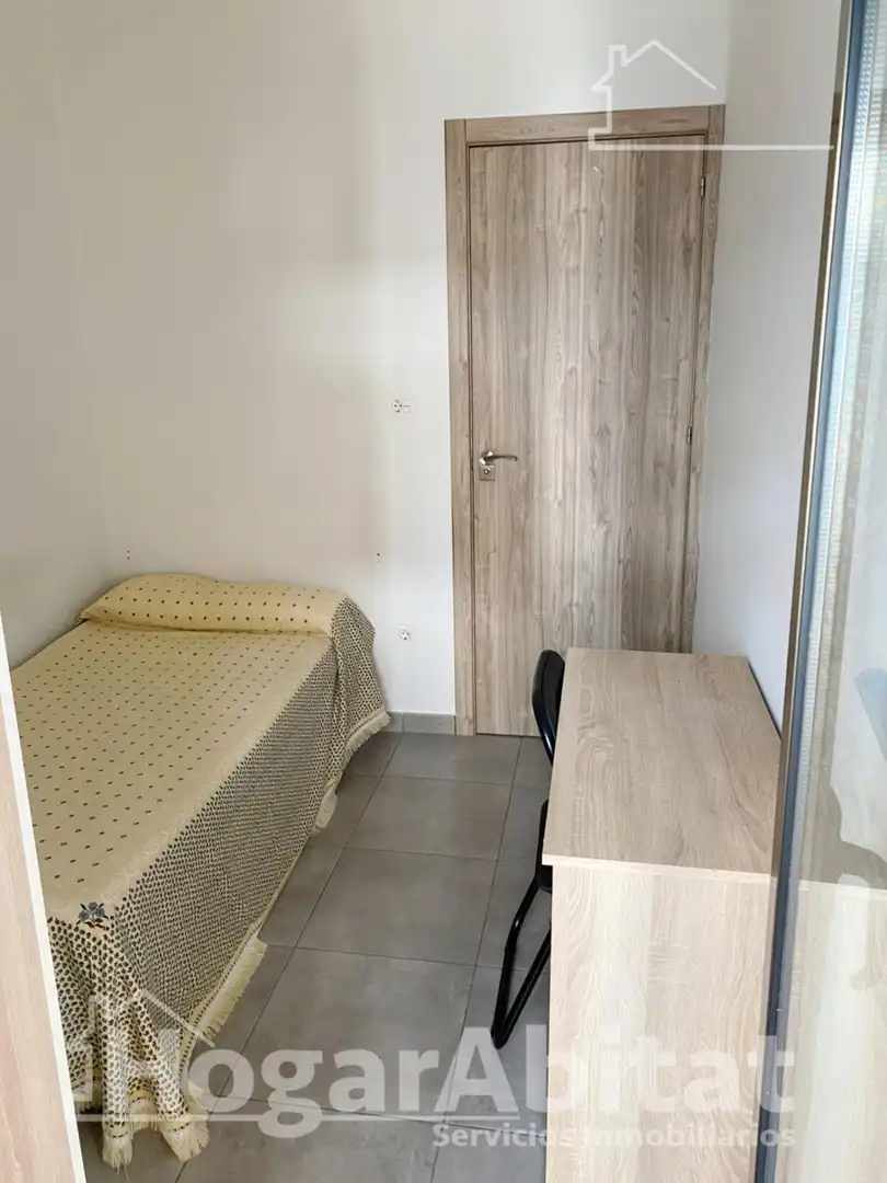 Habitación de Piso en venta en Castellón de la Plana / Castelló de la Plana con Aire acondicionado, Calefacción y Balcón