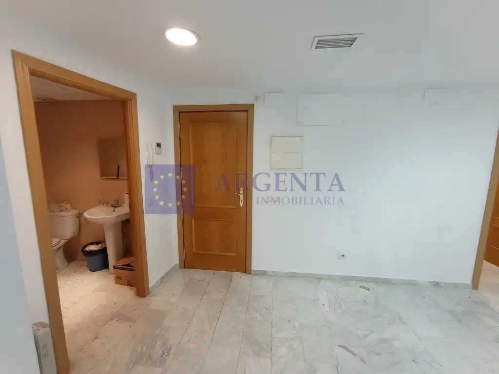 Oficina amb ascensor en venda a Centro, imagen 2