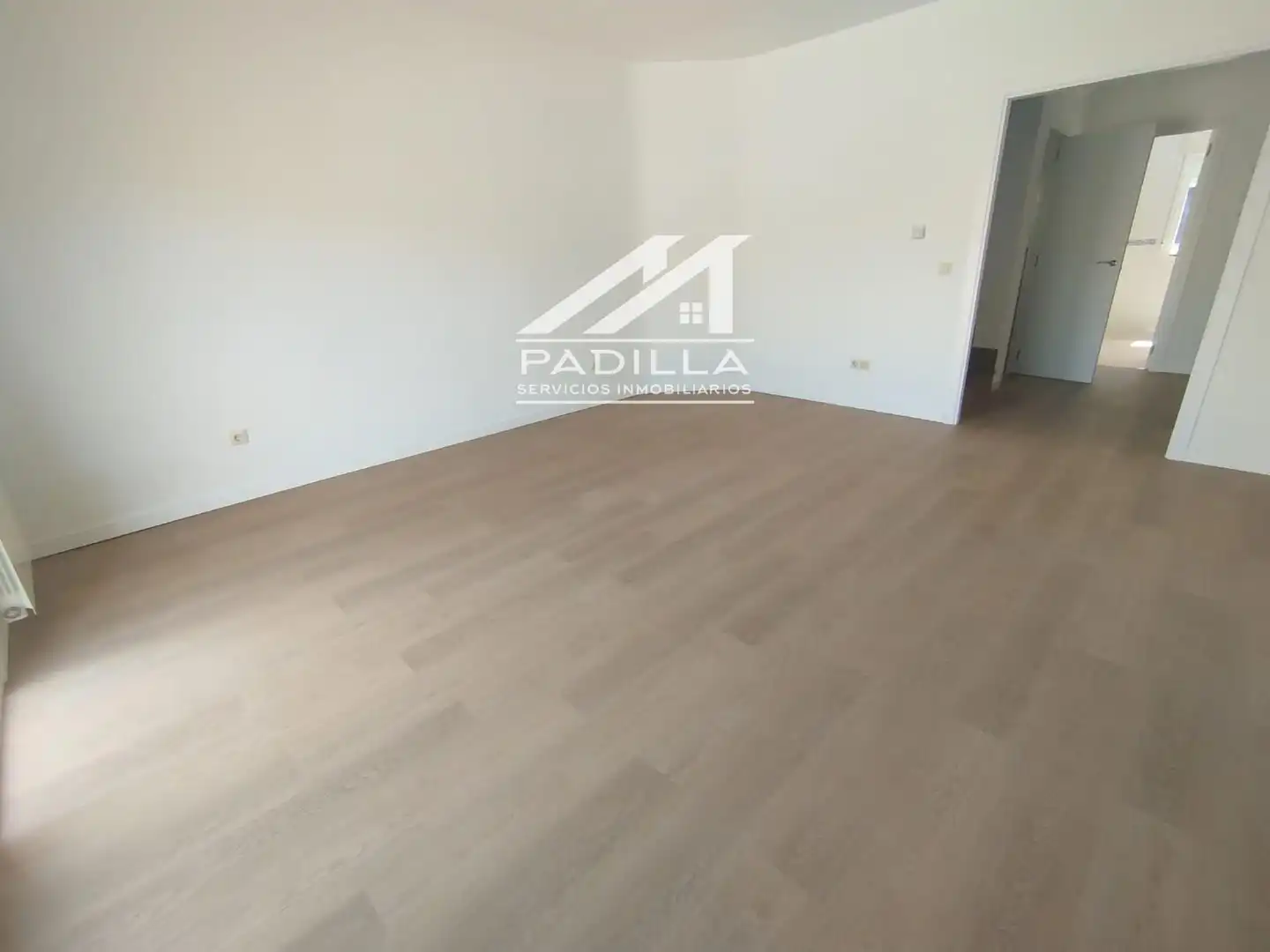 Schlafzimmer von Einfamilien-Reihenhaus zum Verkauf in Méntrida mit Heizung