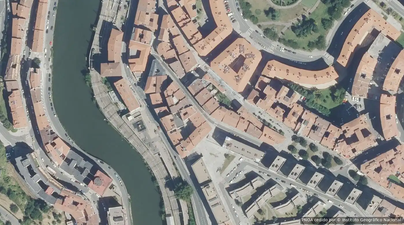 Piso en venta en Ibaiondo