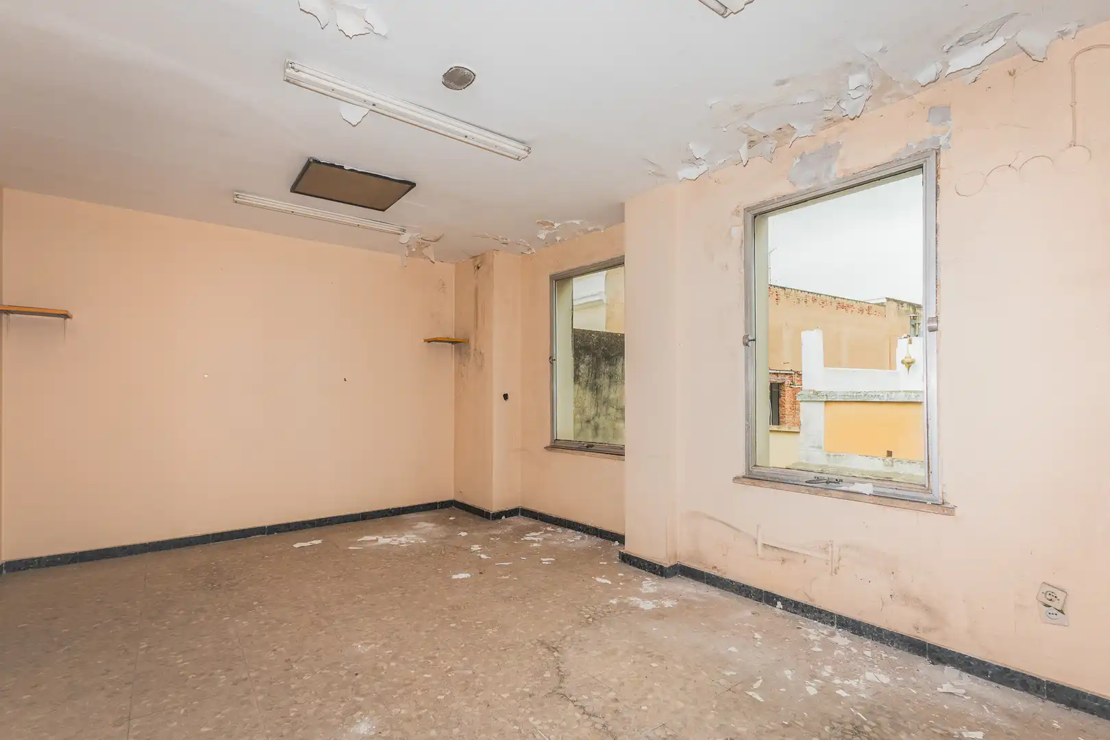 Oficina en venta en C/ Donoso Cortéss, Casco Antiguo