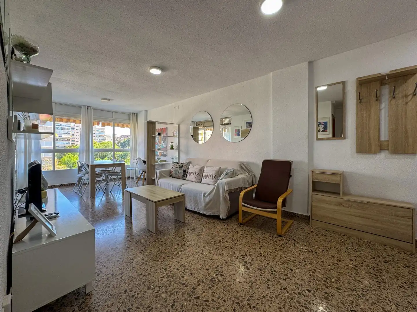 Sala d'estar de Pis de lloguer en Alicante / Alacant amb Aire condicionat, Moblat i Balcó