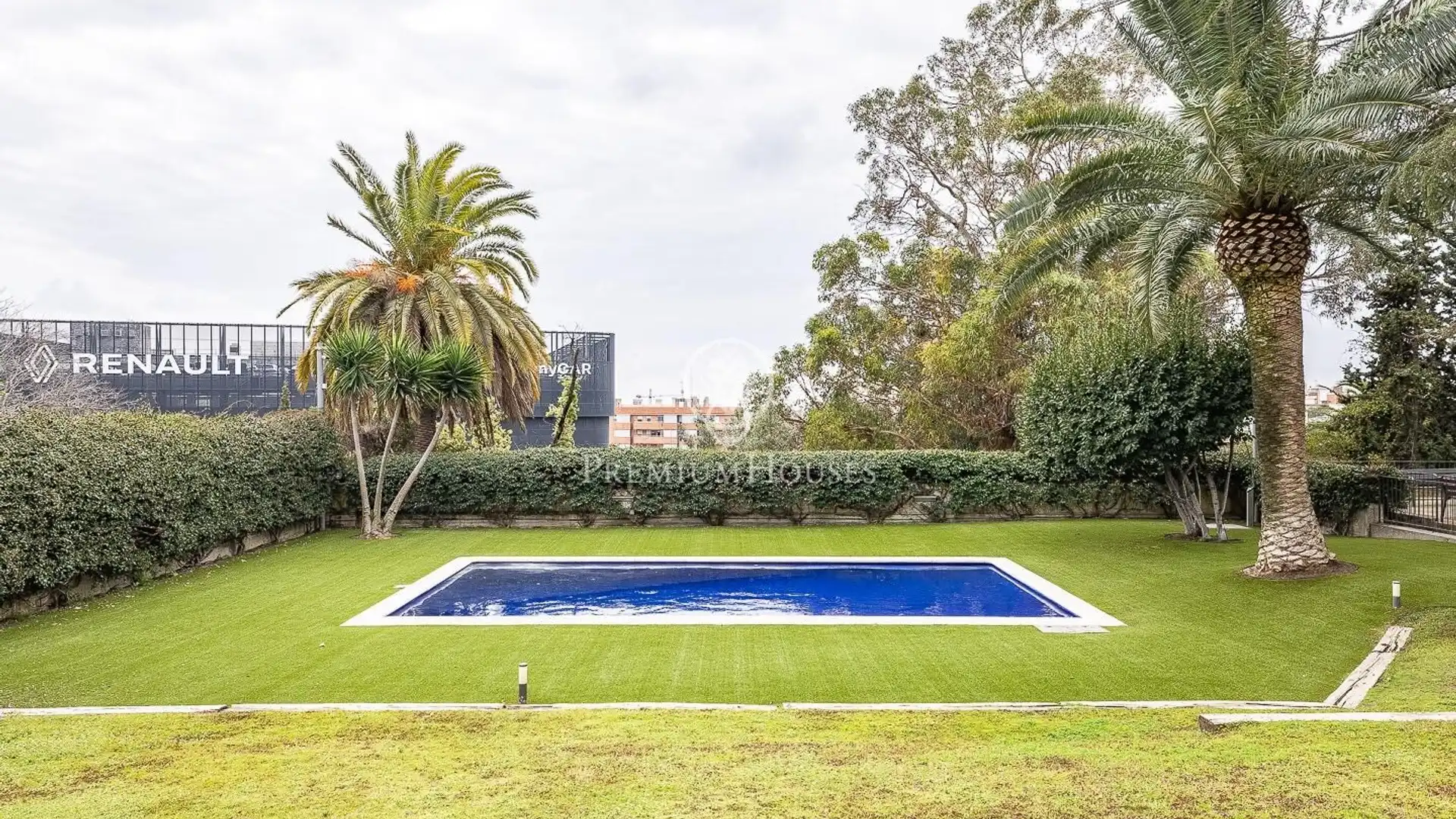 Piscina de Piso en venta en Esplugues de Llobregat con Aire acondicionado, Calefacción y Jardín privado