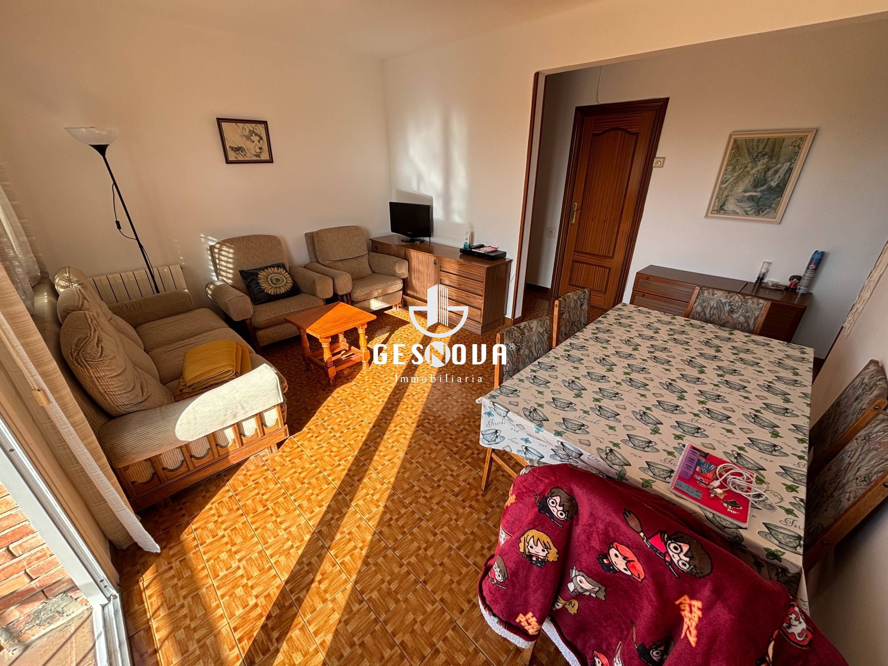 Living room of Flat for sale in L'Hospitalet de Llobregat  with Balcony