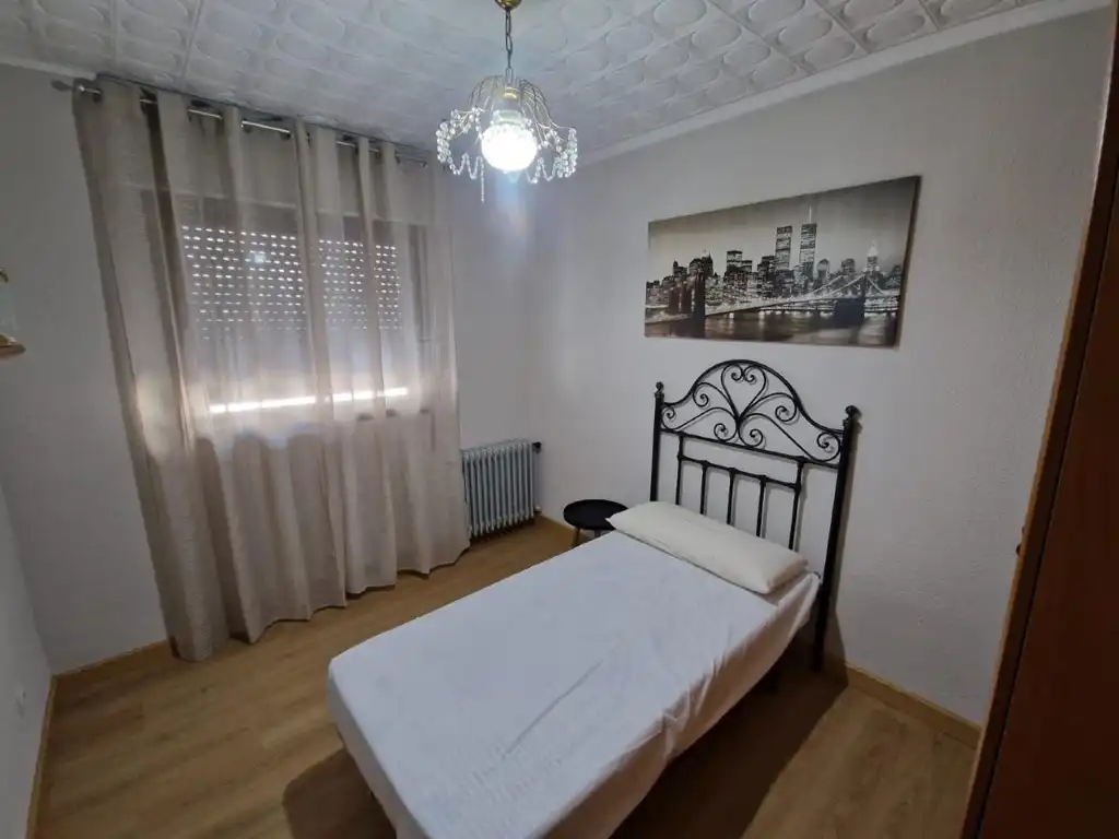 Habitación de Piso de alquiler en Puertollano con Aire acondicionado, Terraza y Amueblado