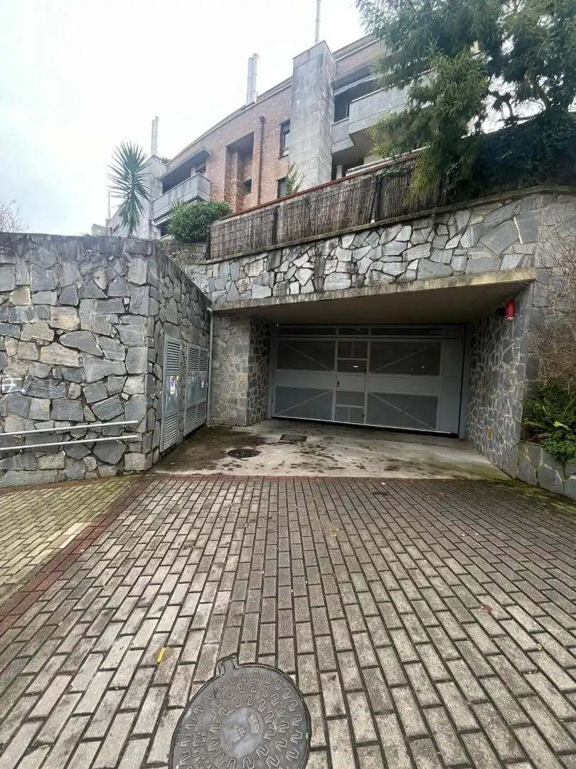 Aparcament de Àtic en venda en Donostia - San Sebastián  amb Aire condicionat, Calefacció i Terrassa