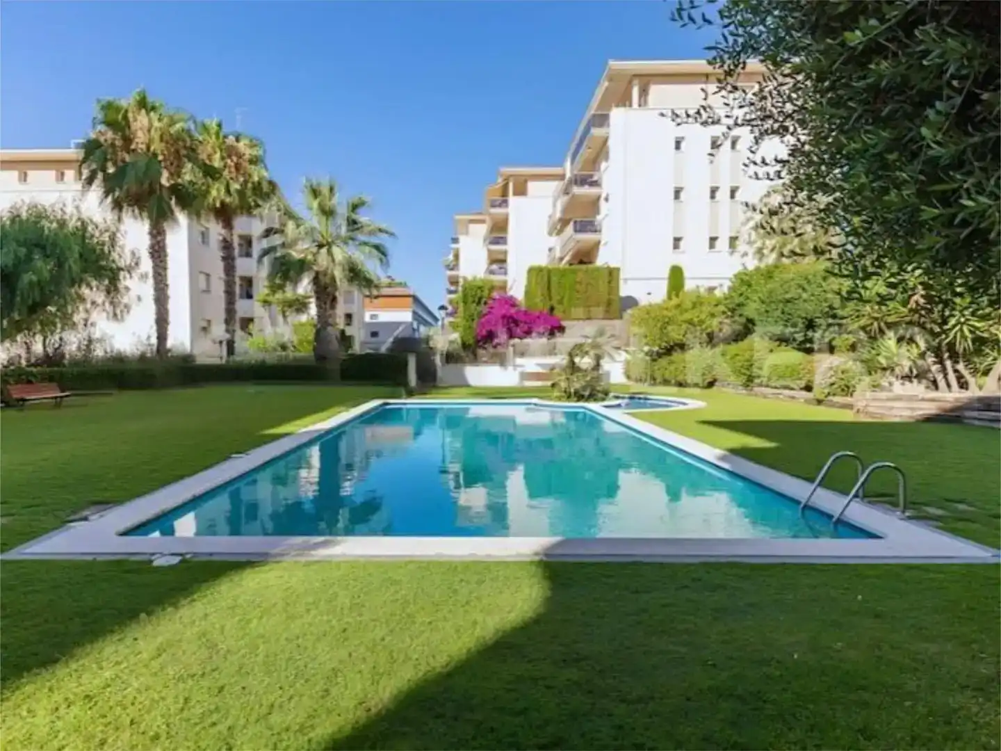 Schwimmbecken von Wohnung zur Miete in Sitges mit Klimaanlage, Schwimmbad und Balkon
