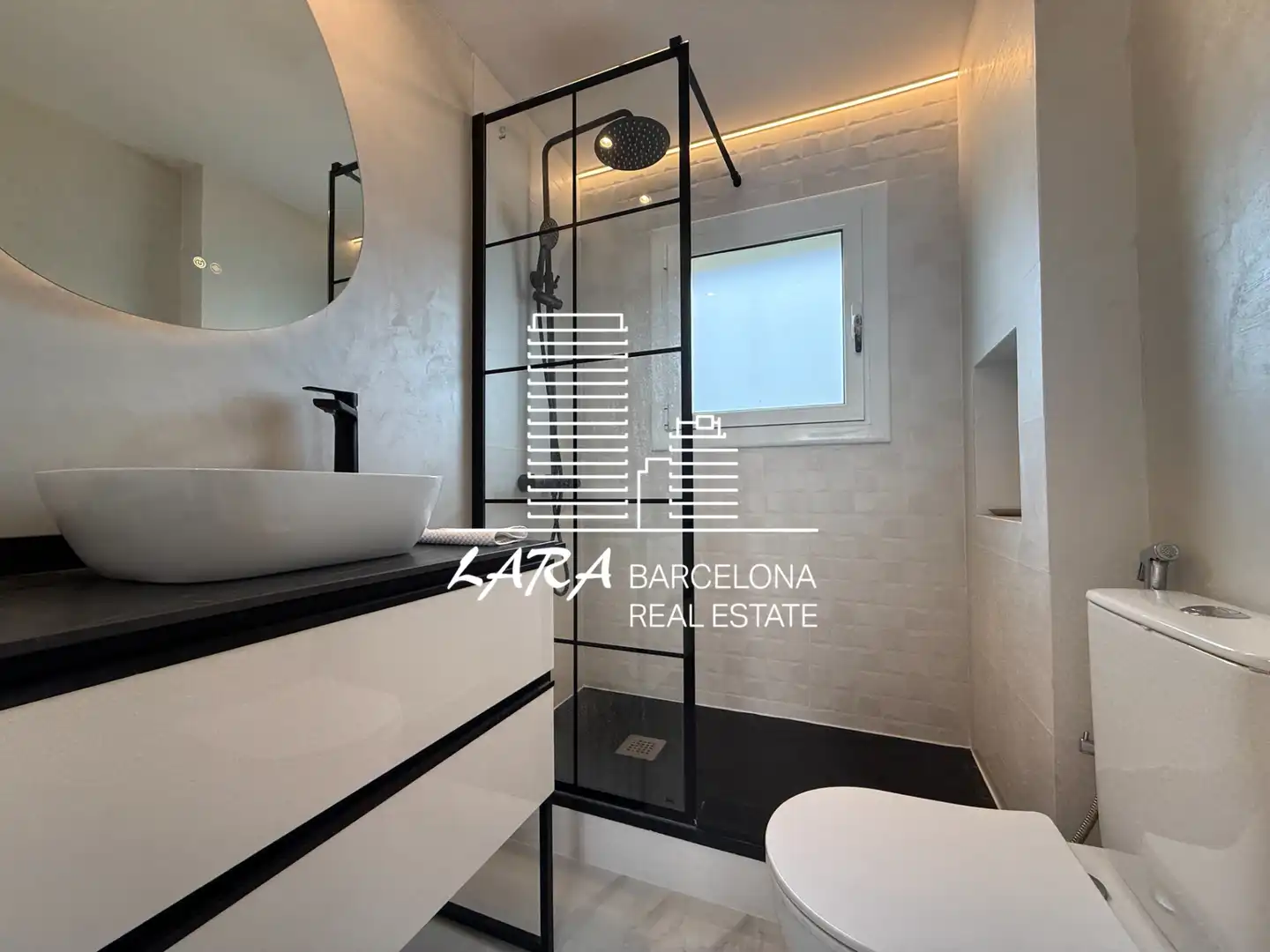 Bathroom of Flat for sale in Montmar