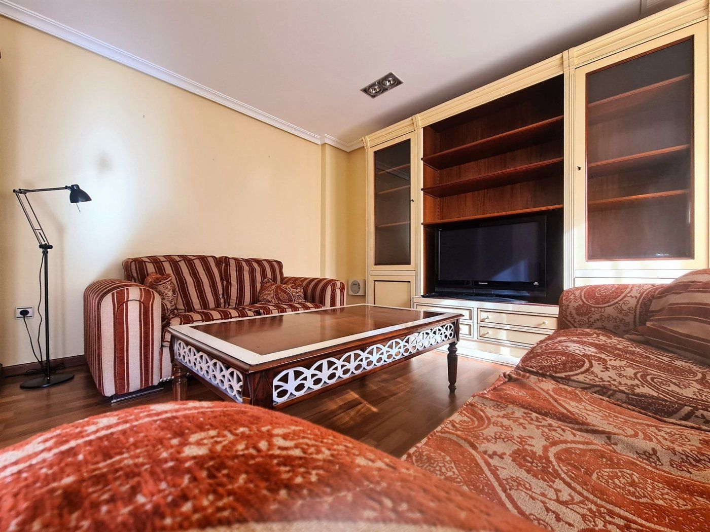 Living room of Flat to rent in Elche / Elx  with Air Conditioner, Parquet flooring and Furnished