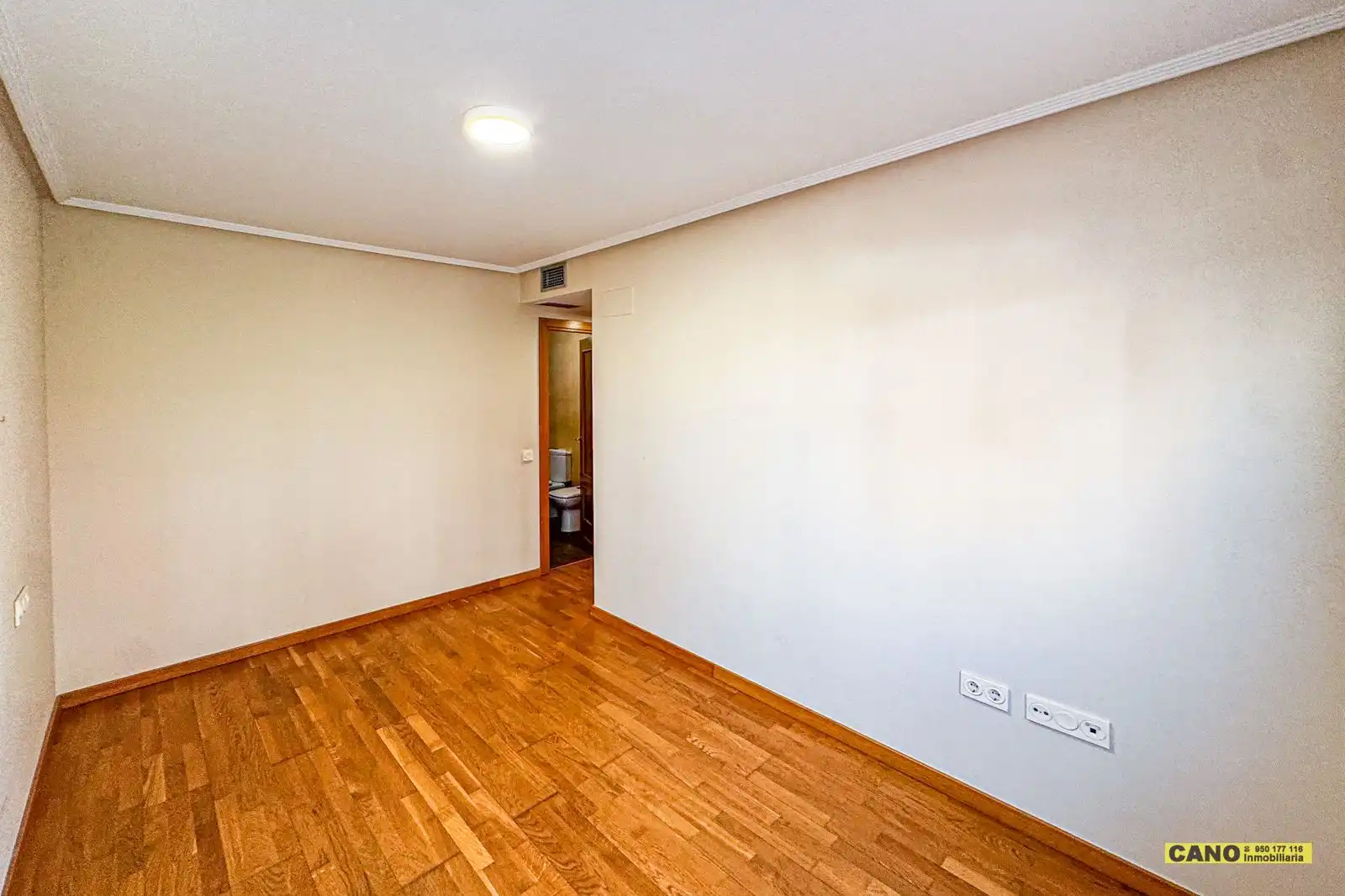 Flat for sale in Almería  with Air Conditioner, Heating and Terrace
