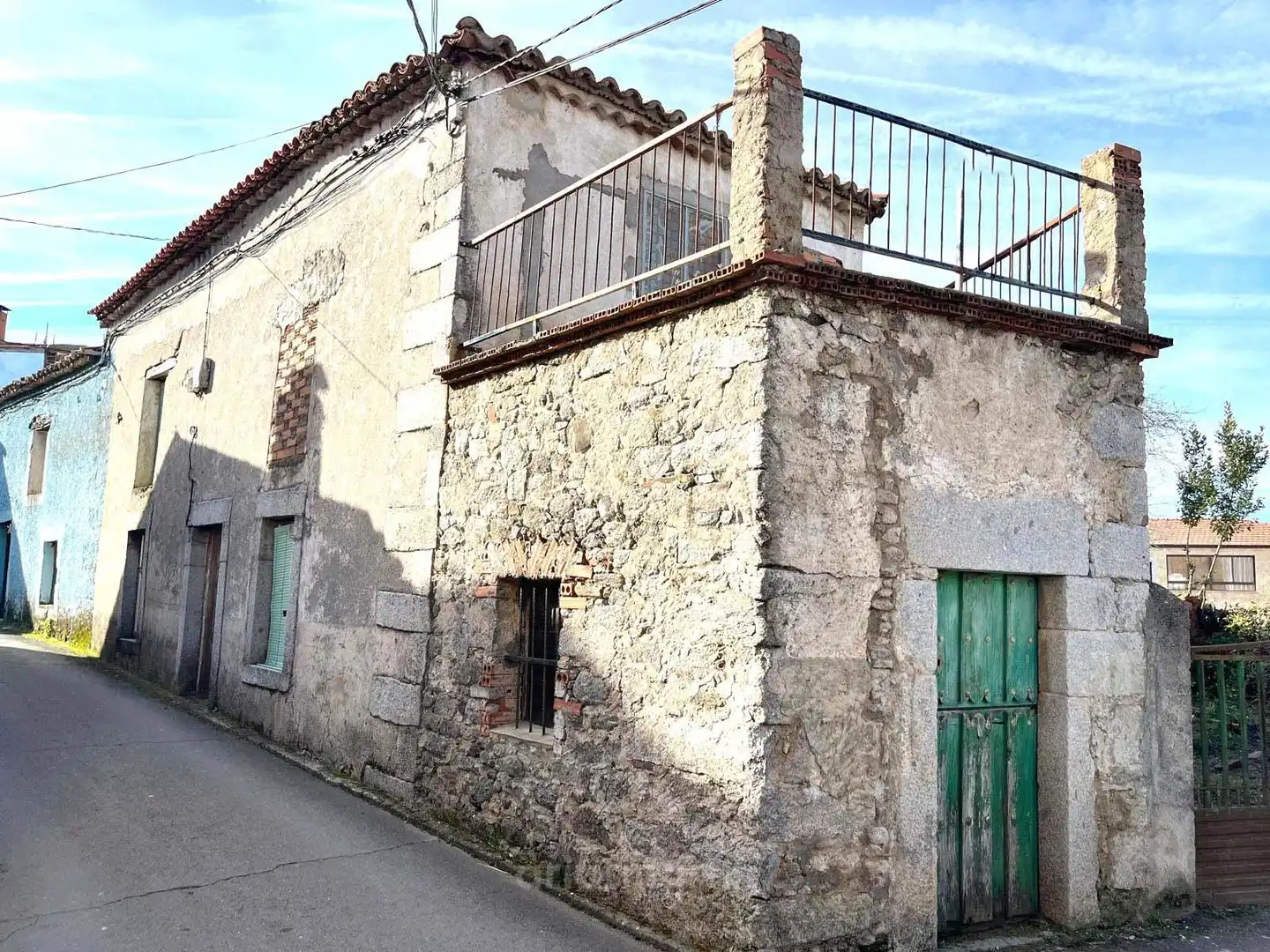 Vista exterior de Casa o chalet en venta en Linares de Riofrío