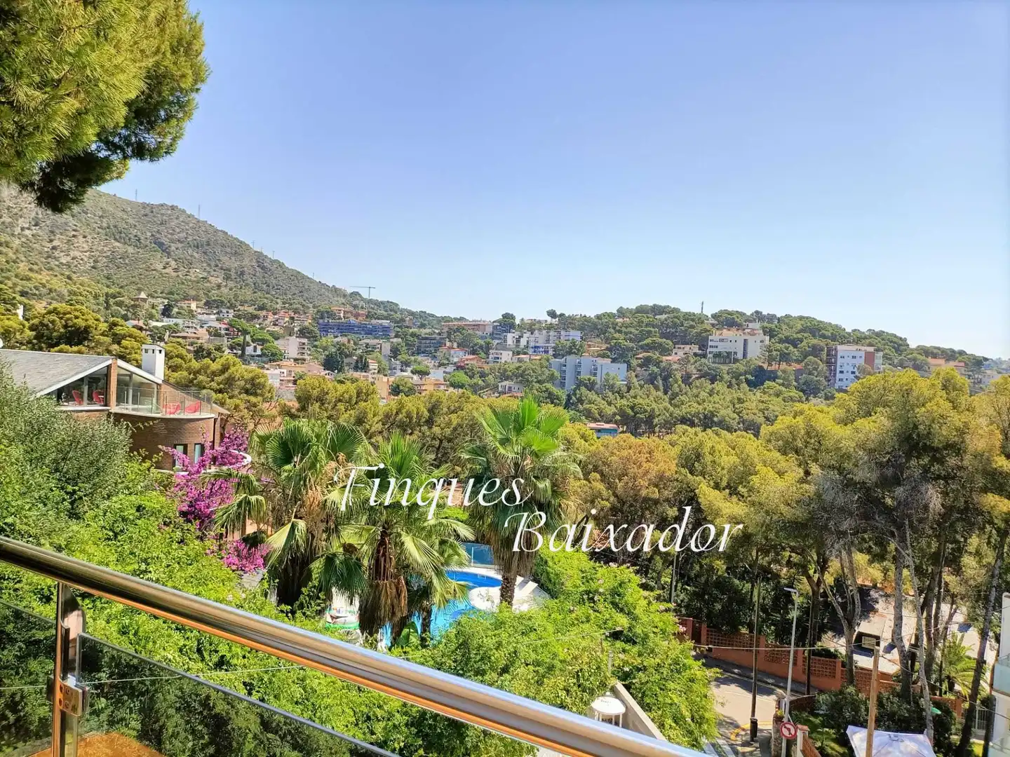Vista exterior de Casa adosada de alquiler en Castelldefels con Calefacción, Terraza y Amueblado