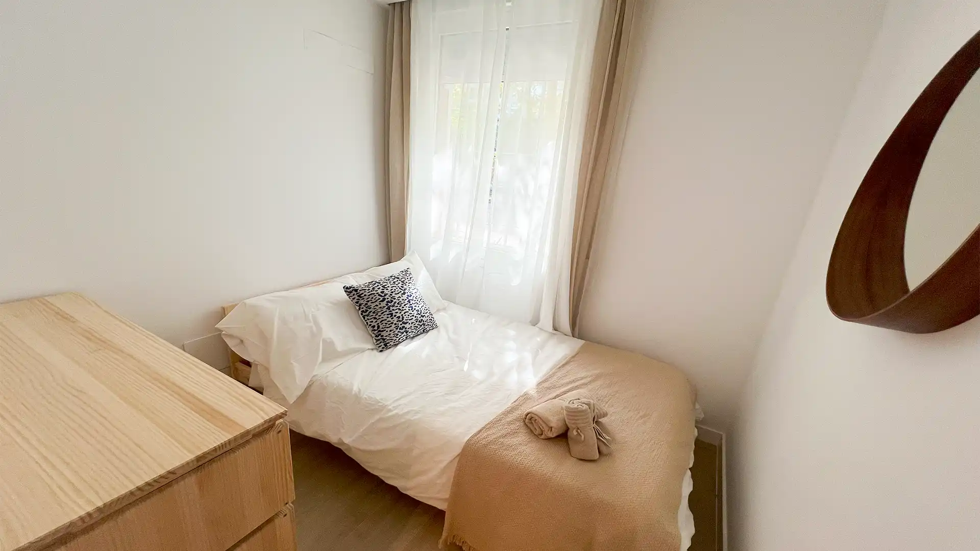 Bedroom of Flat for rent in Madrid  with Heating, Furnished and Oven