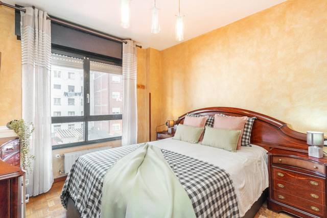 Piso en Venta en Calle de Bermúdez de Castro, 46 en Teatinos - Los Prados