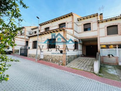 Vista exterior de Casa o xalet en venda en San Román de los Montes amb Terrassa