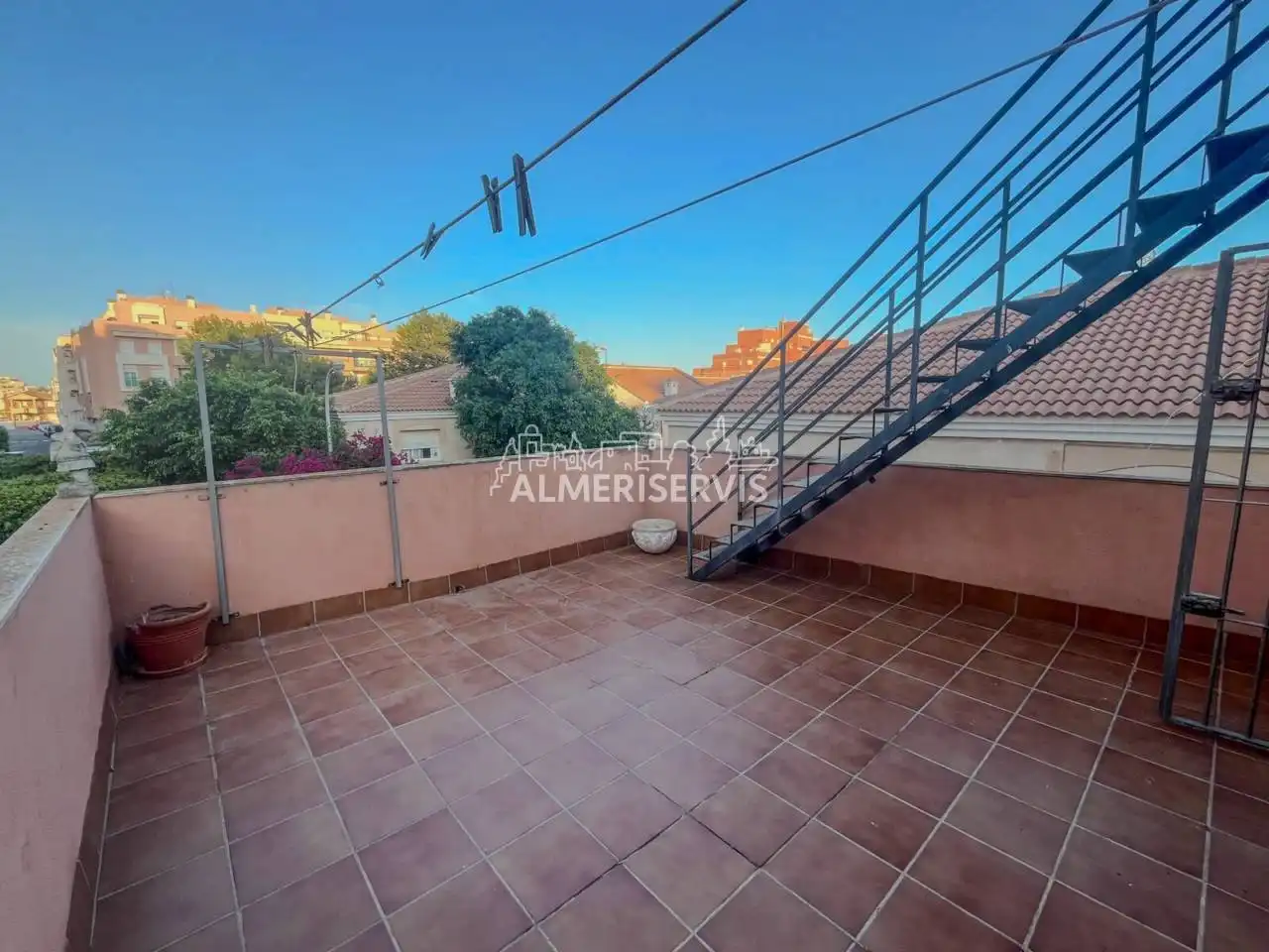 Terrassa de Casa o xalet en venda en Roquetas de Mar amb Aire condicionat i Moblat