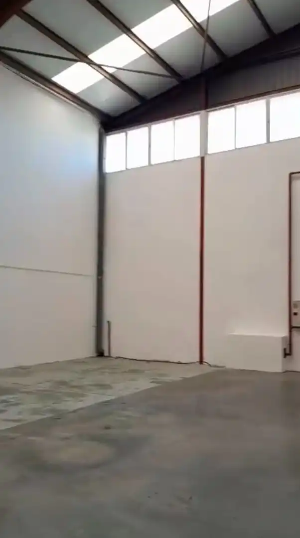 Fabrikhallen zur Miete in Alicante / Alacant mit Alarm
