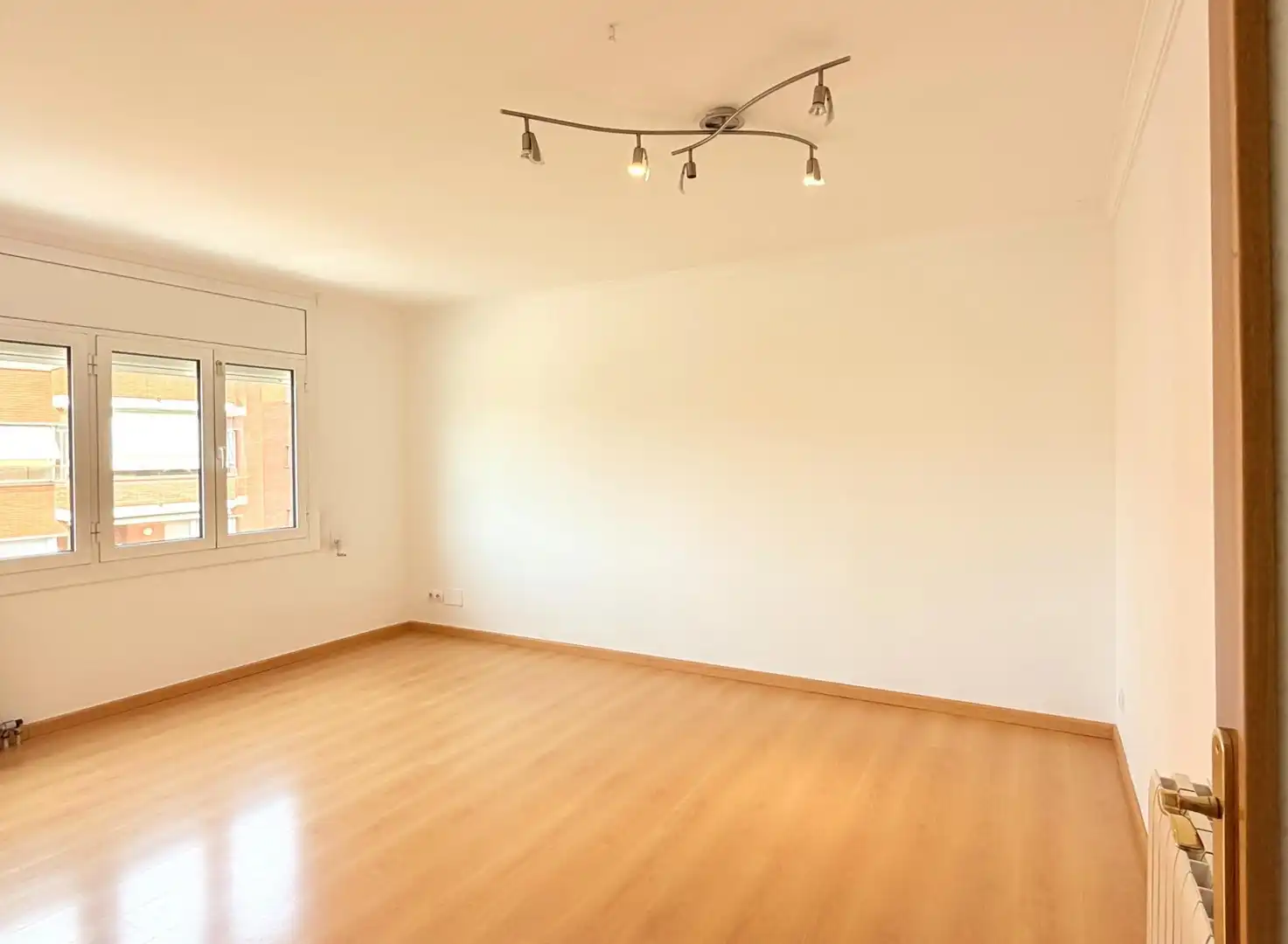 Sala d'estar de Pis en venda en Igualada amb Calefacció i Balcó