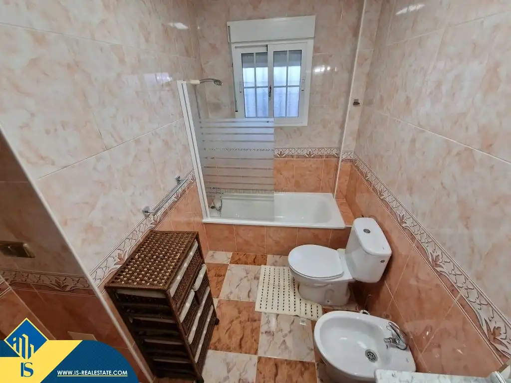 Bathroom of Duplexes for rent in Orihuela  with Air Conditioner, Terrace and Furnished
