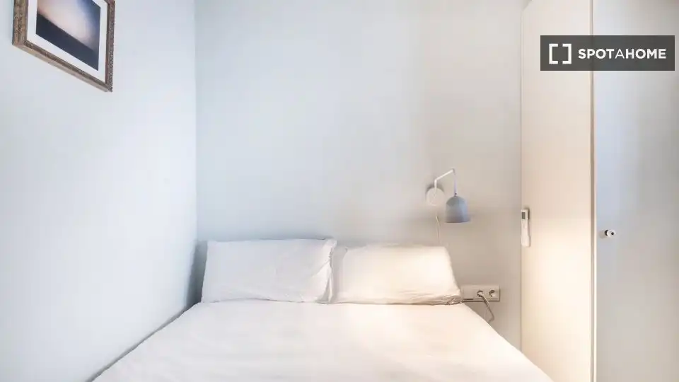 Bedroom of Flat for rent in Barcelona  with Air Conditioner, Heating and Furnished