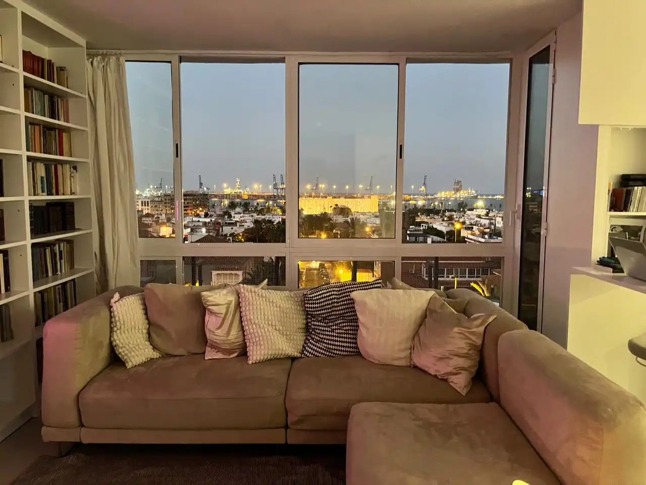 Wohnung zur Miete in Chil, 220, Ciudad Jardín
