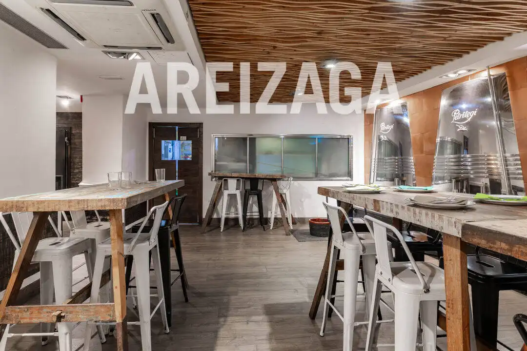Local de lloguer en Donostia - San Sebastián  amb Moblat