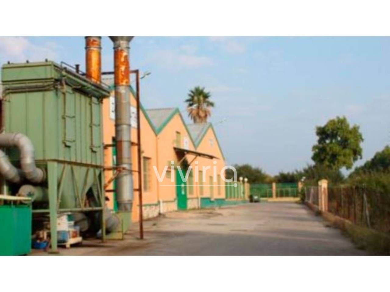 Exterior view of Industrial buildings for sale in Cofrentes
