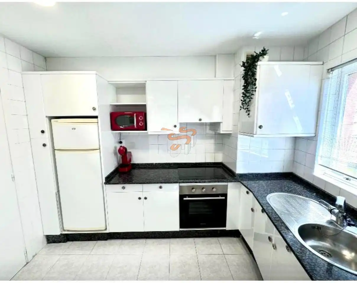 Cocina de Apartamento en venta en Ferrol con Calefacción, Trastero y Amueblado