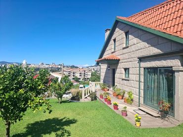 Casa amb jardí en venda a Camiño Viloura