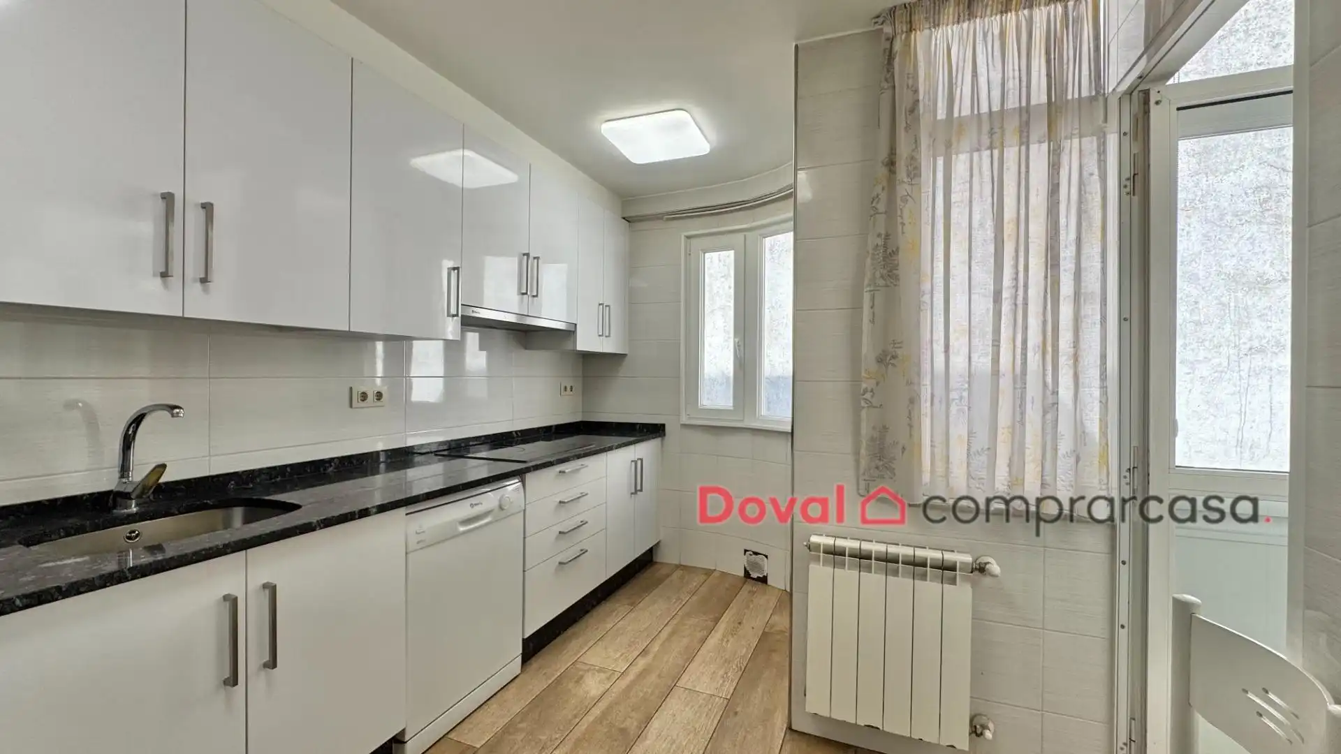 Kitchen of Flat for sale in Vigo   with Heating, Private garden and Terrace