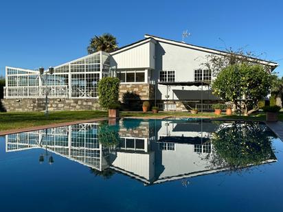 Vista exterior de Casa o xalet en venda en Sada (A Coruña) amb Terrassa i Piscina