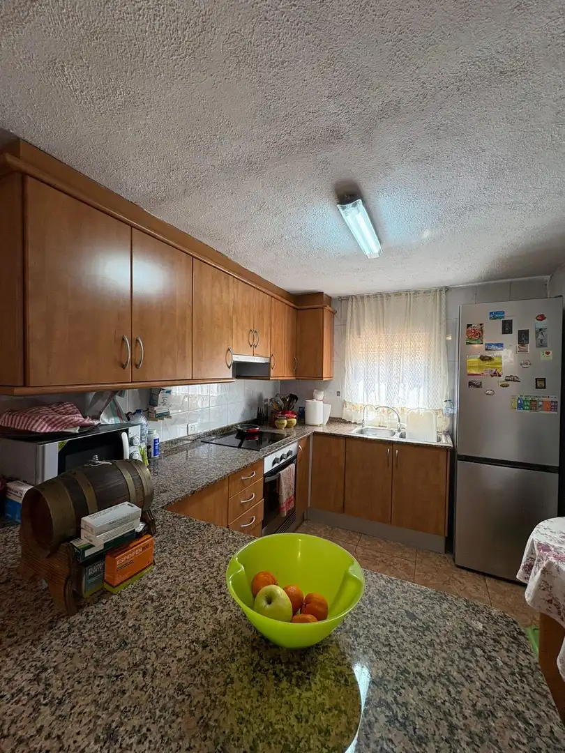 Cocina de Casa o chalet en venta en Castellón de la Plana / Castelló de la Plana con Jardín privado y Piscina comunitaria