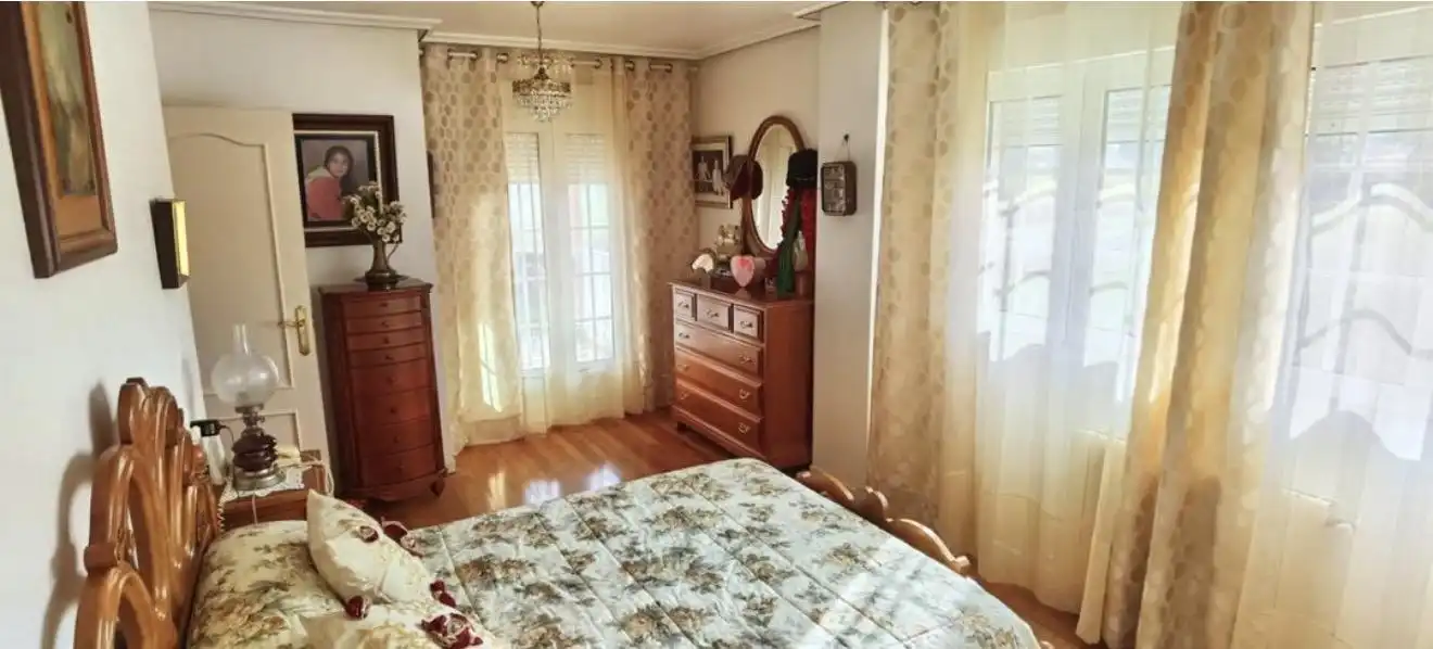 Habitación de Finca rústica en venta en Gijón  con Calefacción y Jardín privado