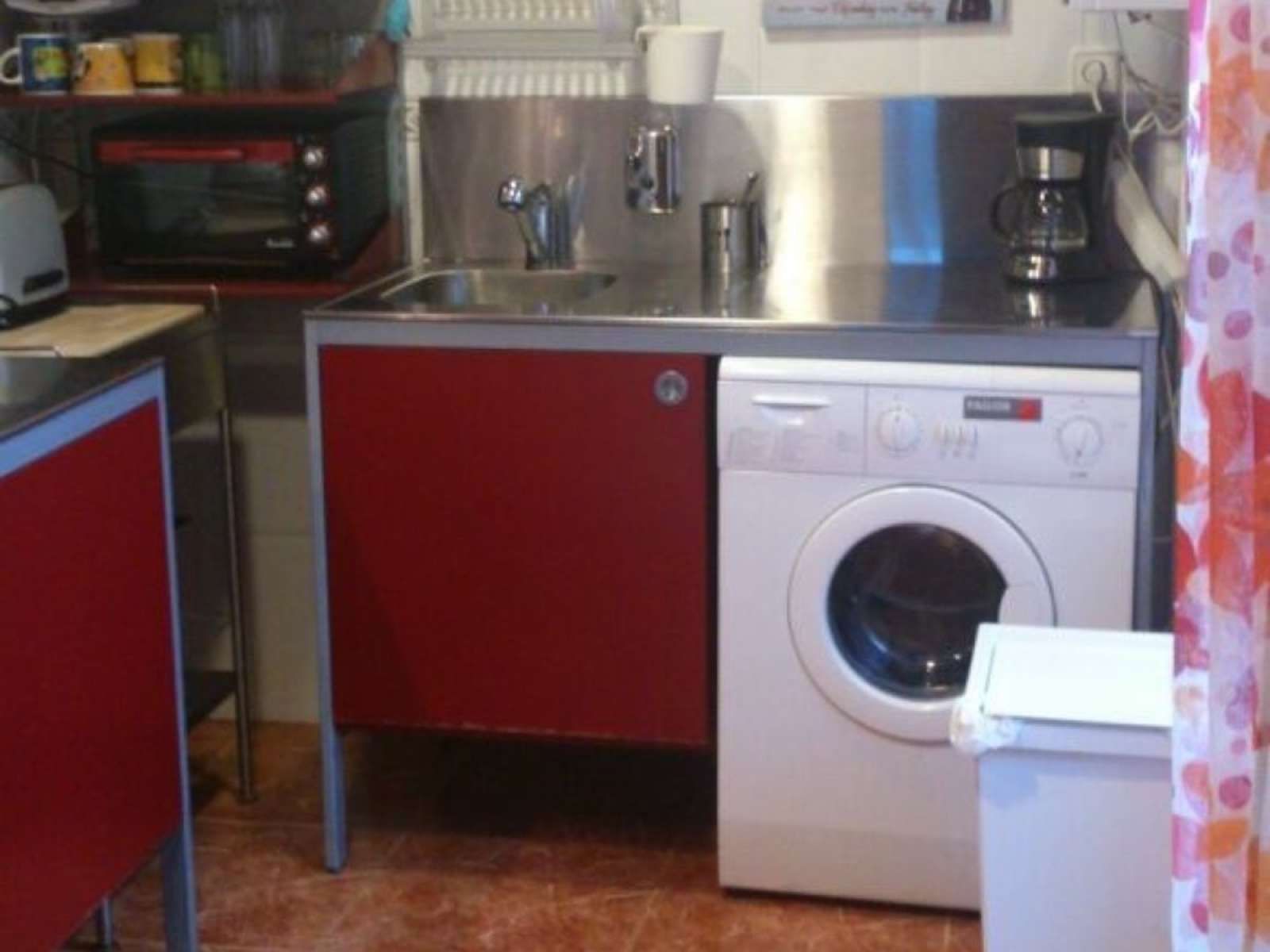 Cuina de Apartament per a compartir en Salamanca Capital amb Terrassa