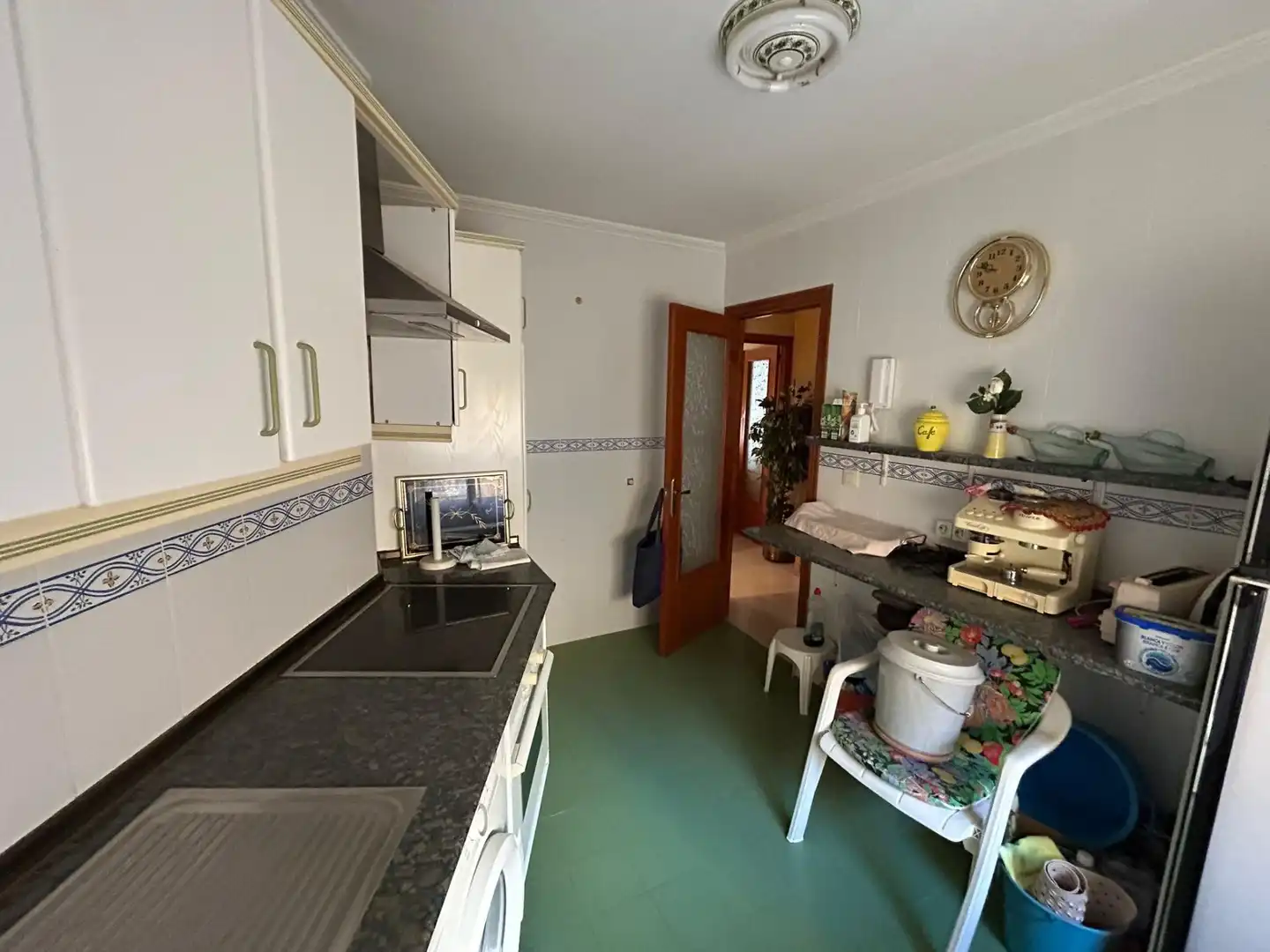 Kitchen of Flat for sale in Sevilla  with Air Conditioner and Balcony