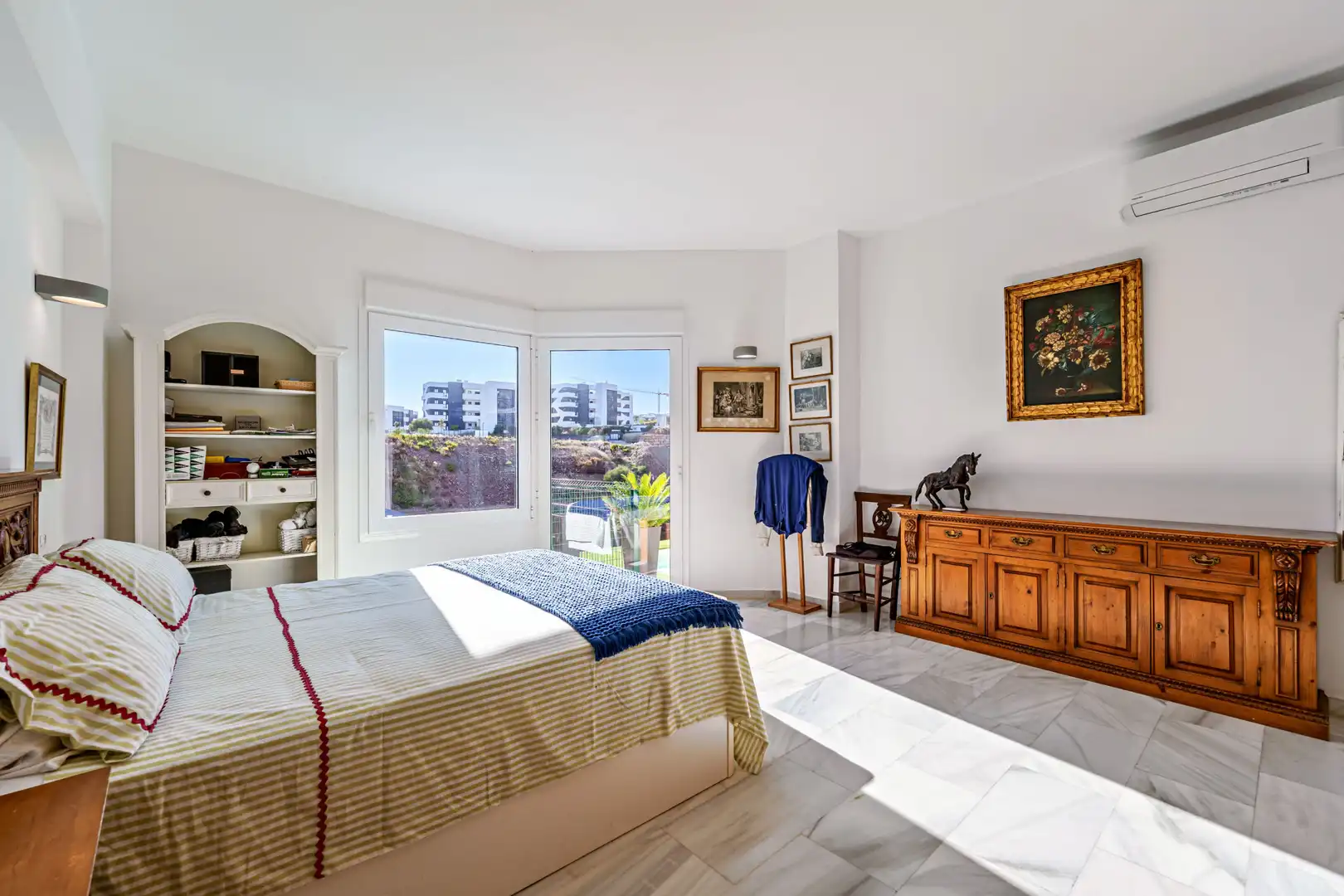 Dormitori de Casa adosada en venda en Benalmádena amb Aire condicionat, Jardí privat i Terrassa