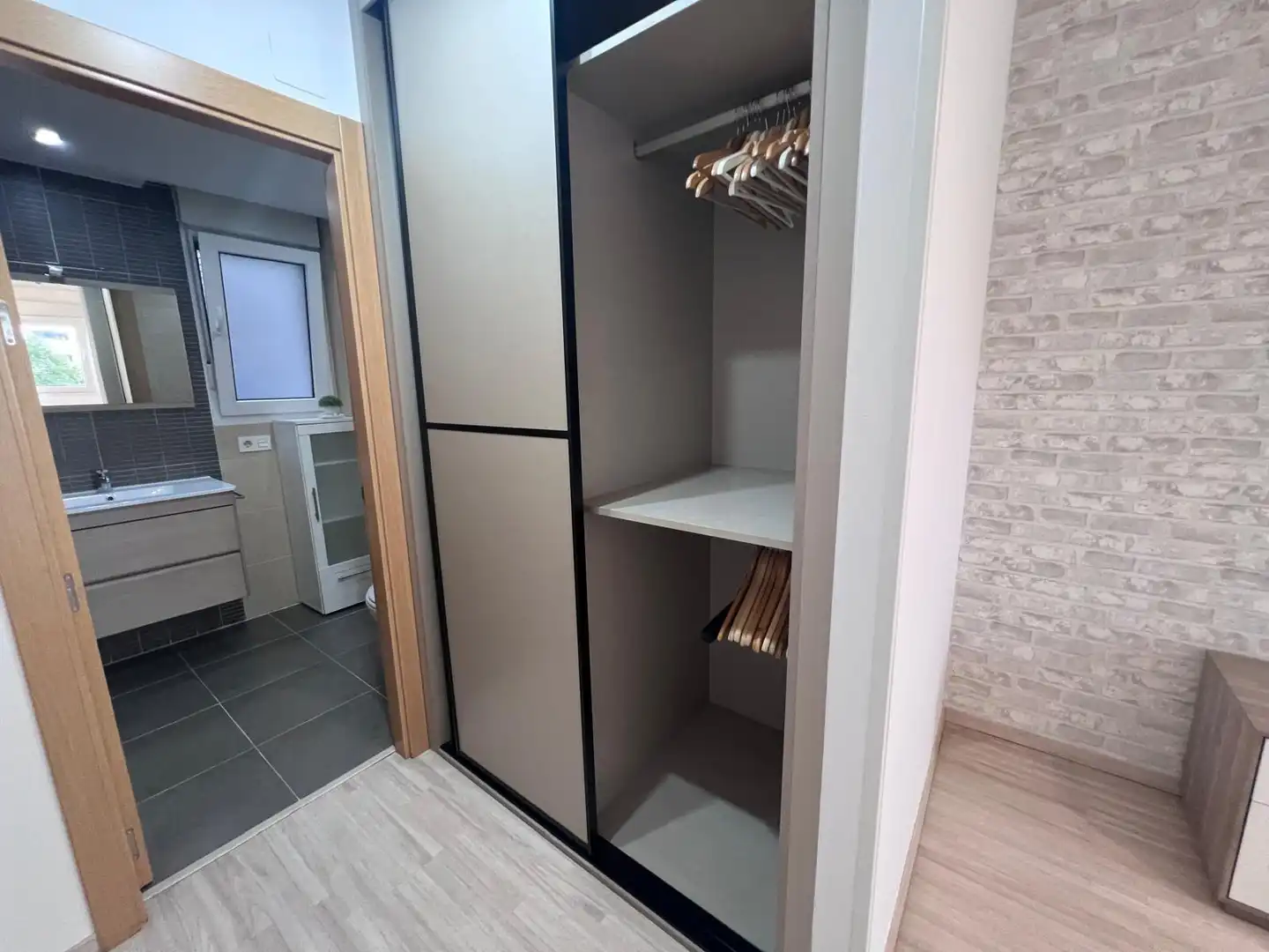 Habitación de Piso de alquiler en Oviedo  con Calefacción, Terraza y Trastero