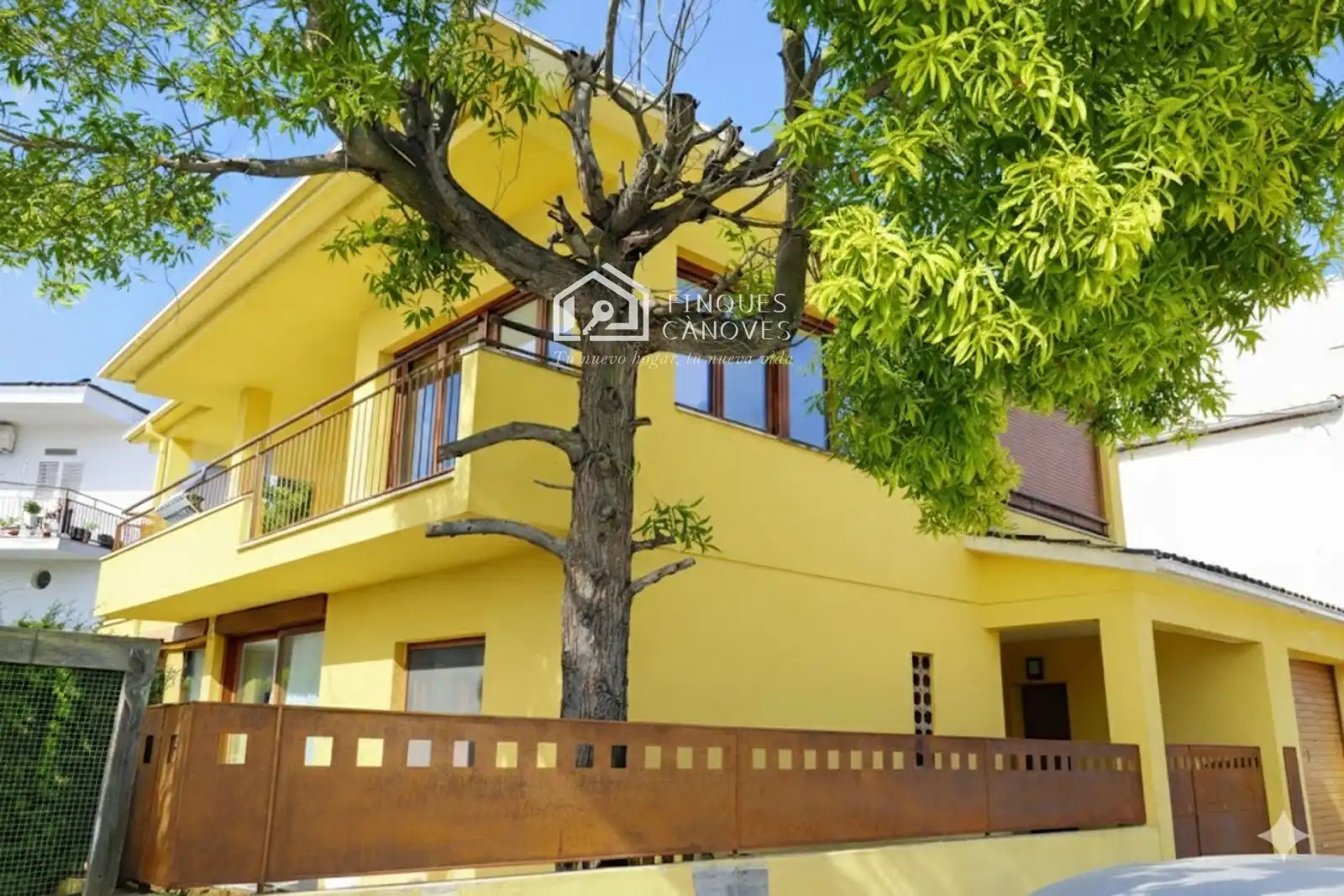 Außenansicht von Haus oder Chalet zum Verkauf in Banyoles mit Klimaanlage, Heizung und Privatgarten
