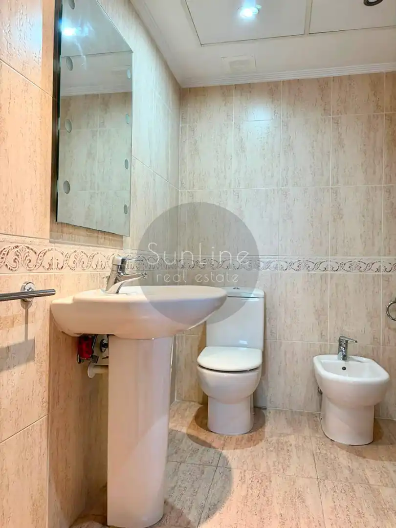 Bathroom of Flat for rent in Valencia  with Furnished, Balcony and Pets allowed