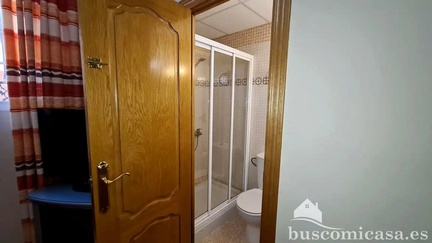 Habitación de Planta baja en venta en Linares con Aire acondicionado