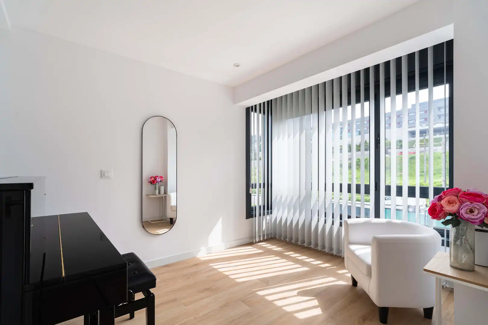 Habitación de Casa o chalet en venta en A Coruña Capital  con Calefacción y Jardín privado